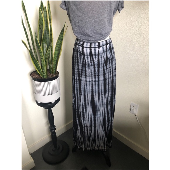 Tie Dye maxi skirt - Picture 2 of 3